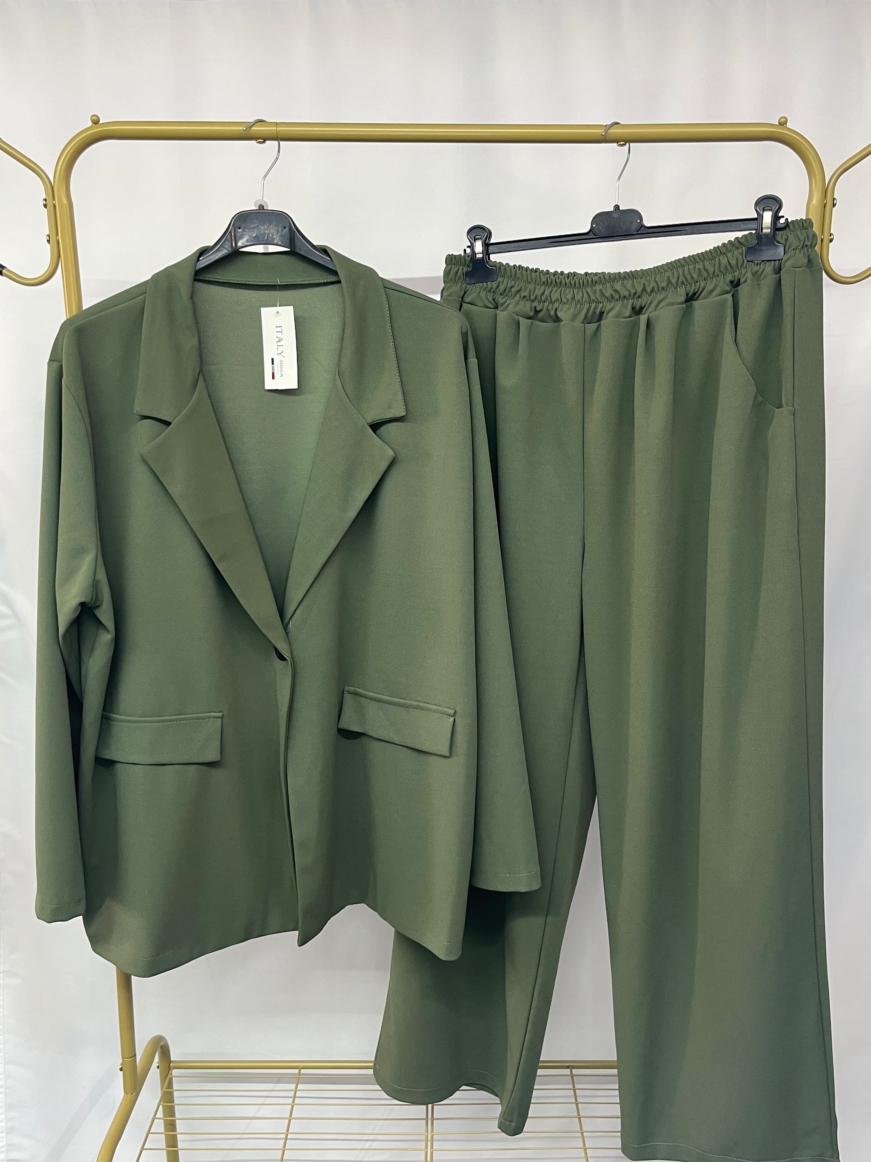 Completo con giacca sfoderata e pantalone a palazzo