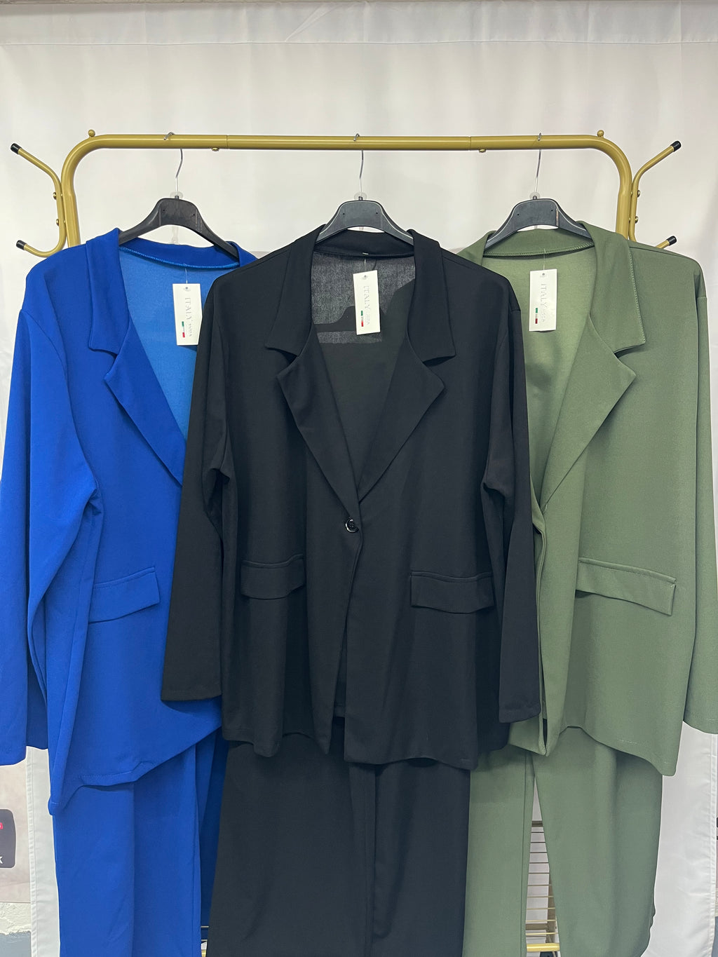 Completo con giacca sfoderata e pantalone a palazzo