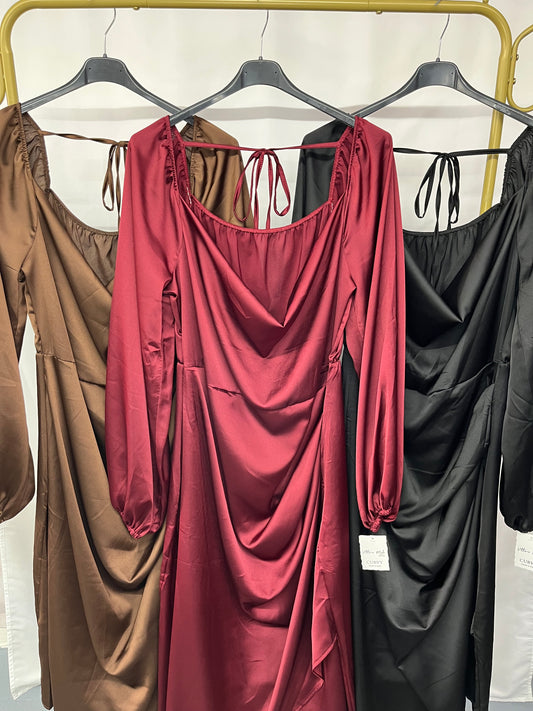 Vestito raso con scollo ad anello elasticizzato in vita