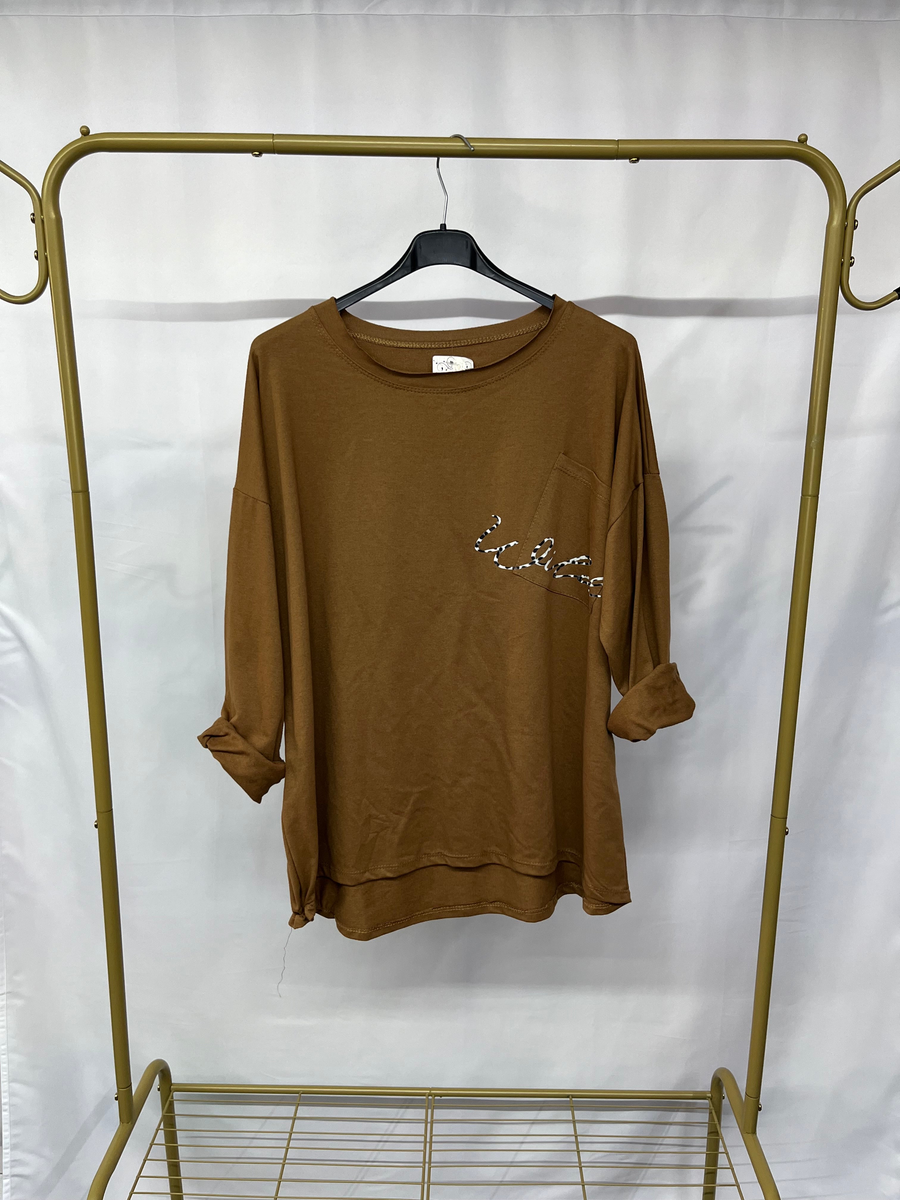 Felpa crew neck con dettaglio maculato su taschino