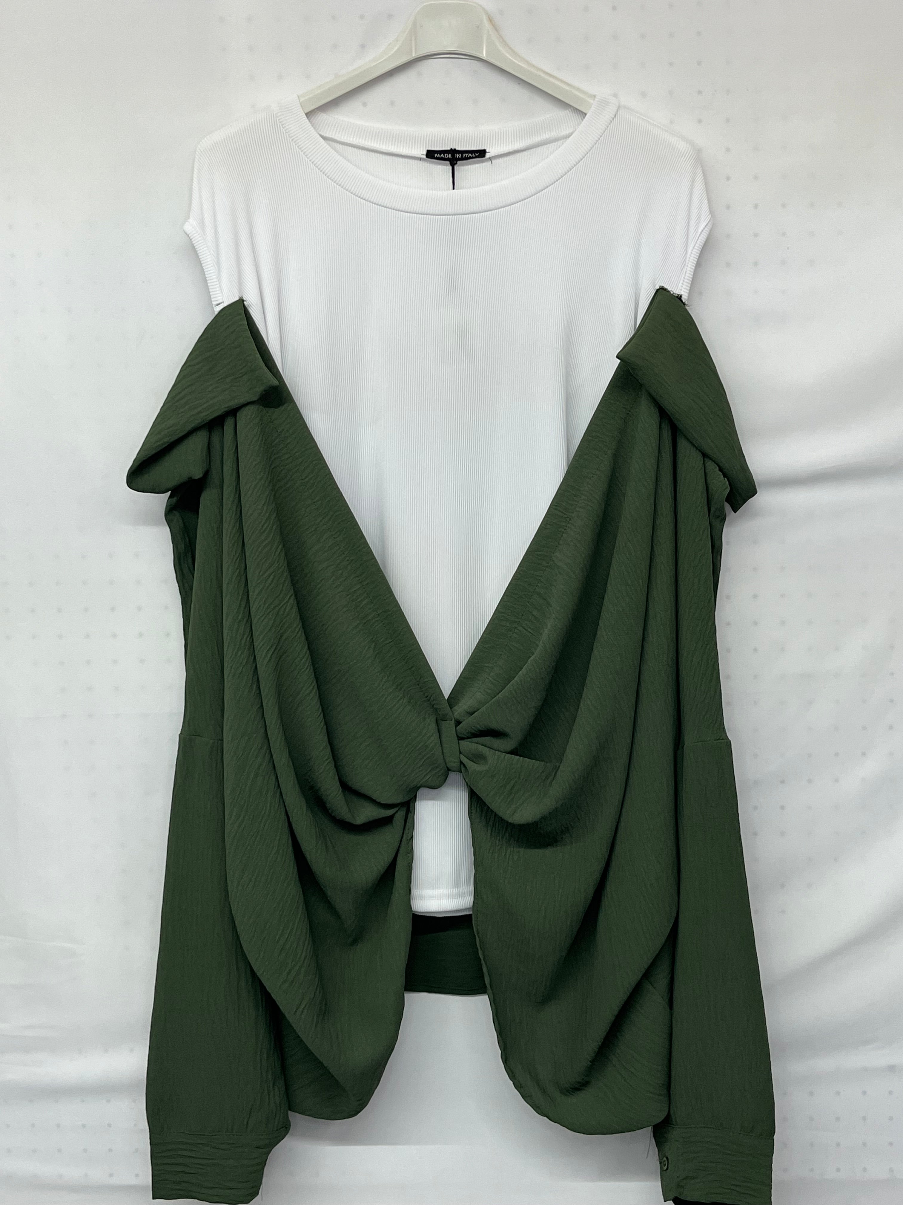 Maglietta con finta camicia ‘off the shoulder’