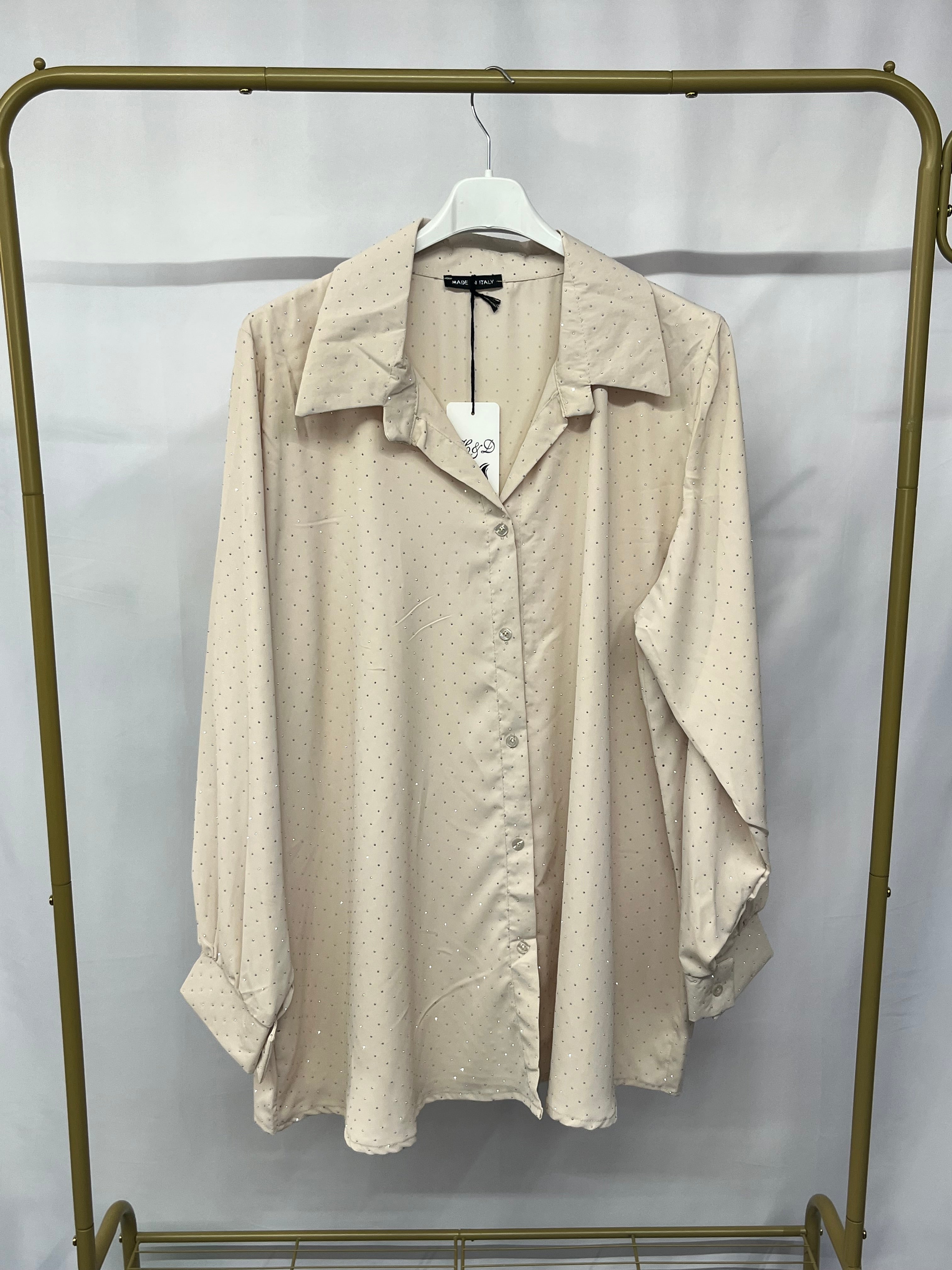 Camicia ricoperta di brillantini