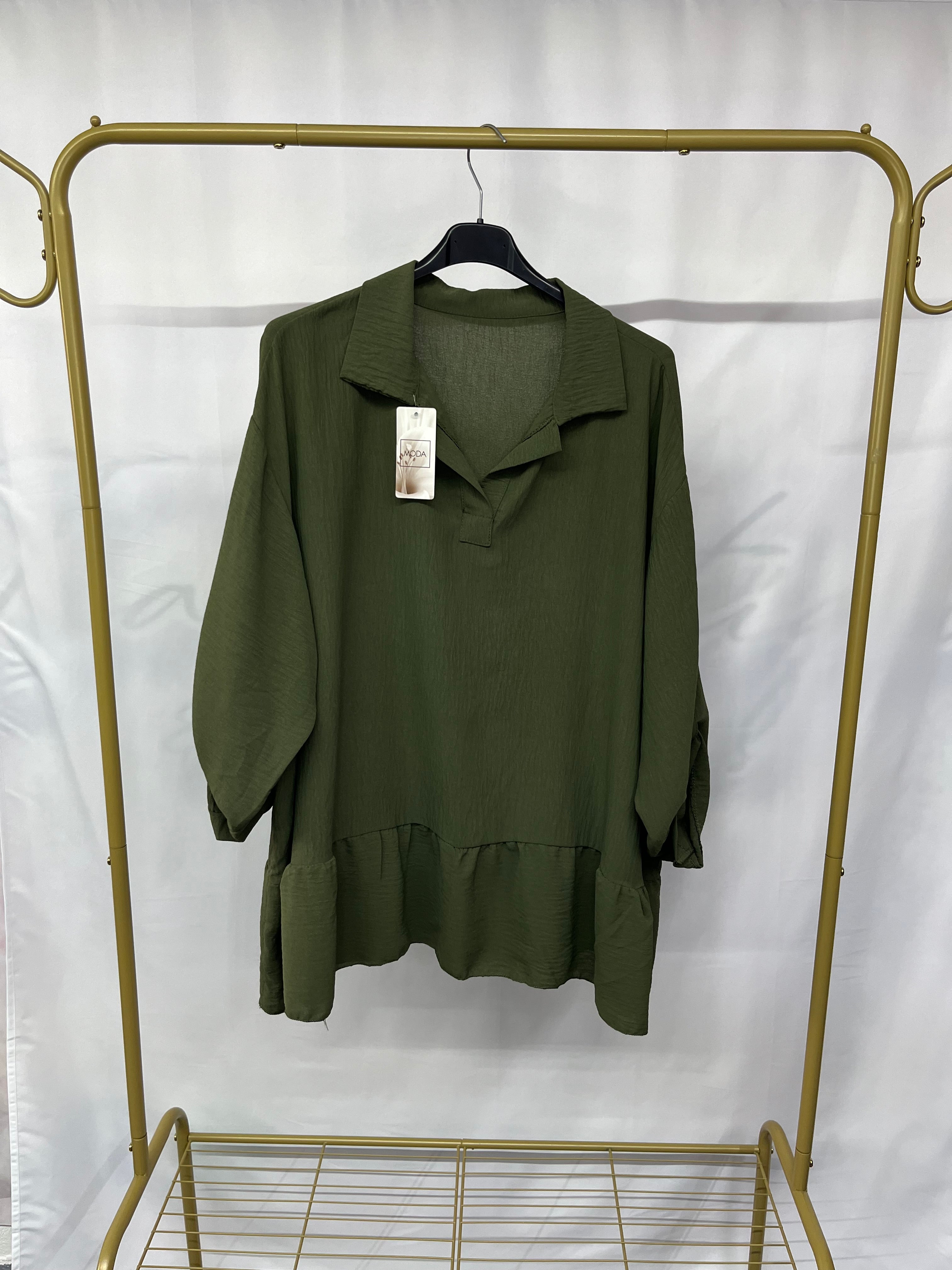 Camicia con colletto e maniche a risvolto