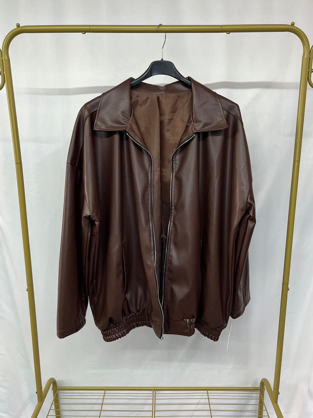 Giubbetto semplice eco pelle con colletto e tasche