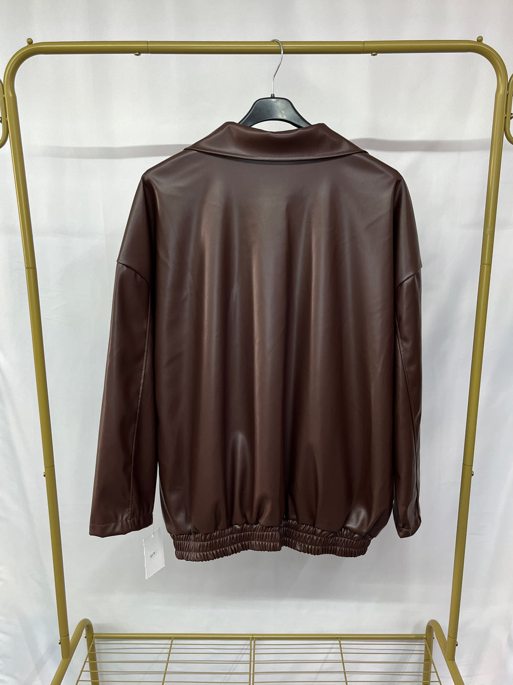 Giubbetto semplice eco pelle con colletto e tasche